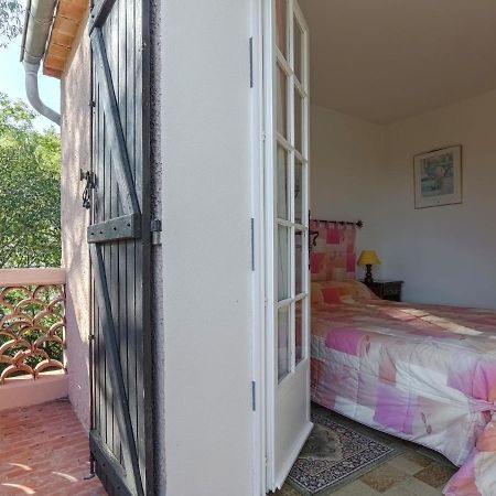Snug Holiday Home In Bormes Les Mimosas With Pool Eksteriør bilde