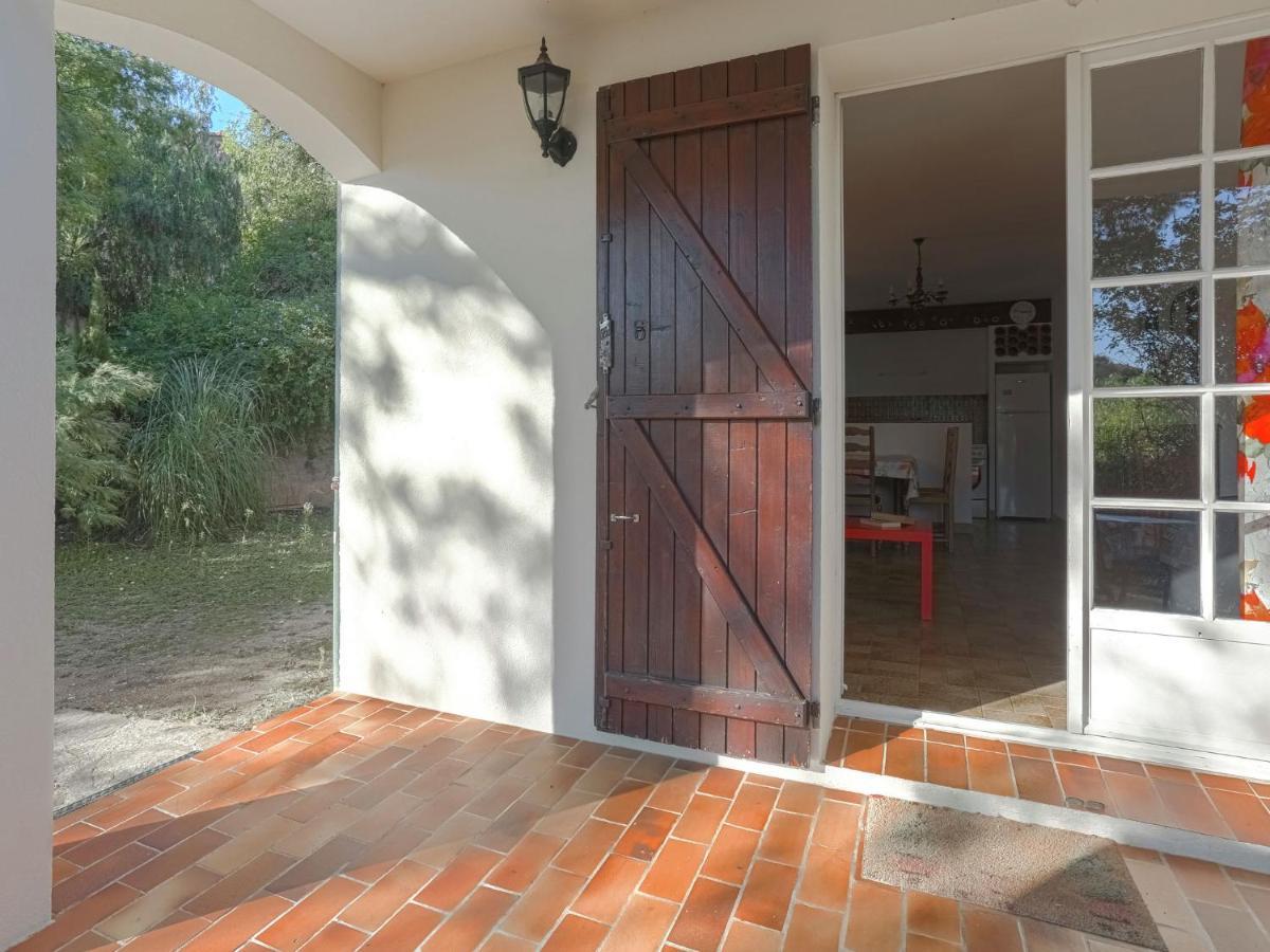 Snug Holiday Home In Bormes Les Mimosas With Pool Eksteriør bilde