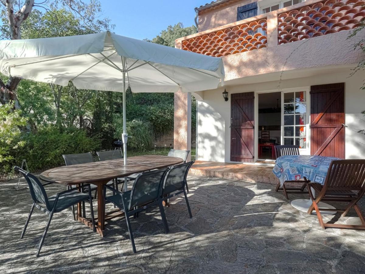 Snug Holiday Home In Bormes Les Mimosas With Pool Eksteriør bilde
