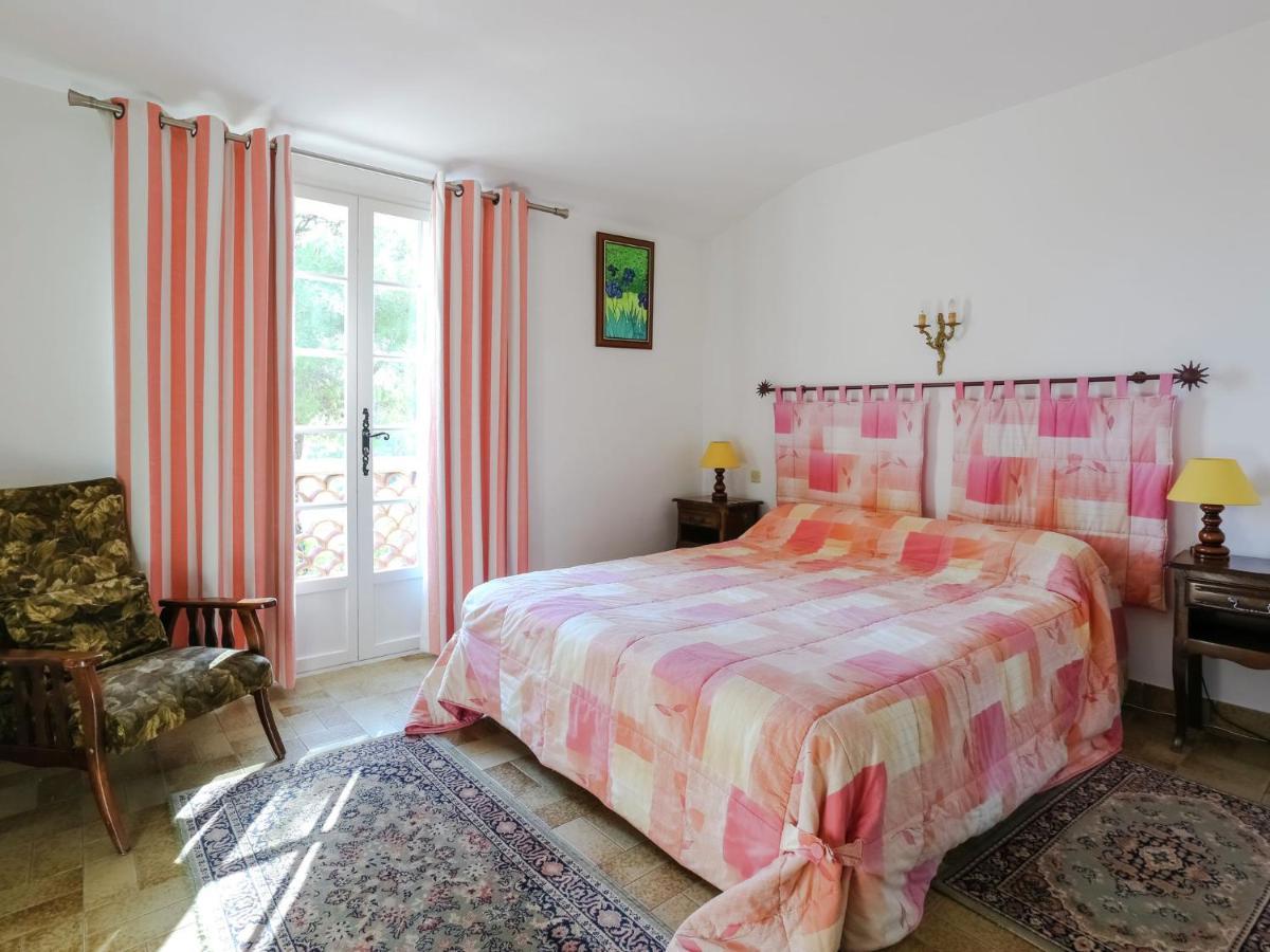 Snug Holiday Home In Bormes Les Mimosas With Pool Eksteriør bilde
