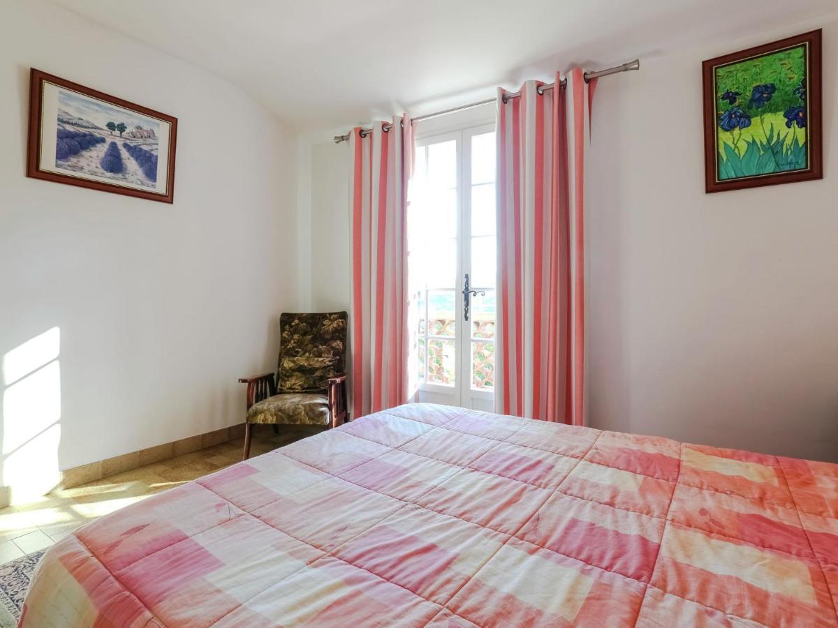 Snug Holiday Home In Bormes Les Mimosas With Pool Eksteriør bilde