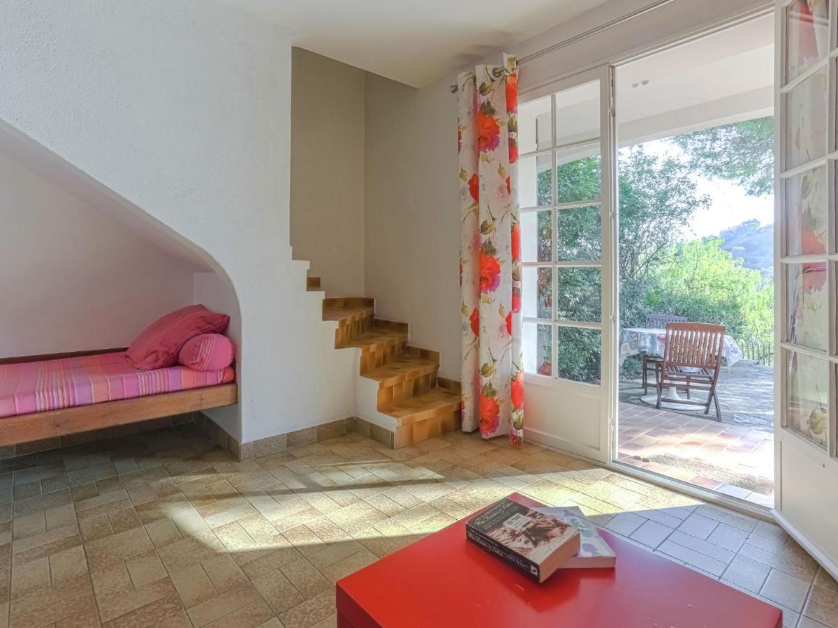Snug Holiday Home In Bormes Les Mimosas With Pool Eksteriør bilde