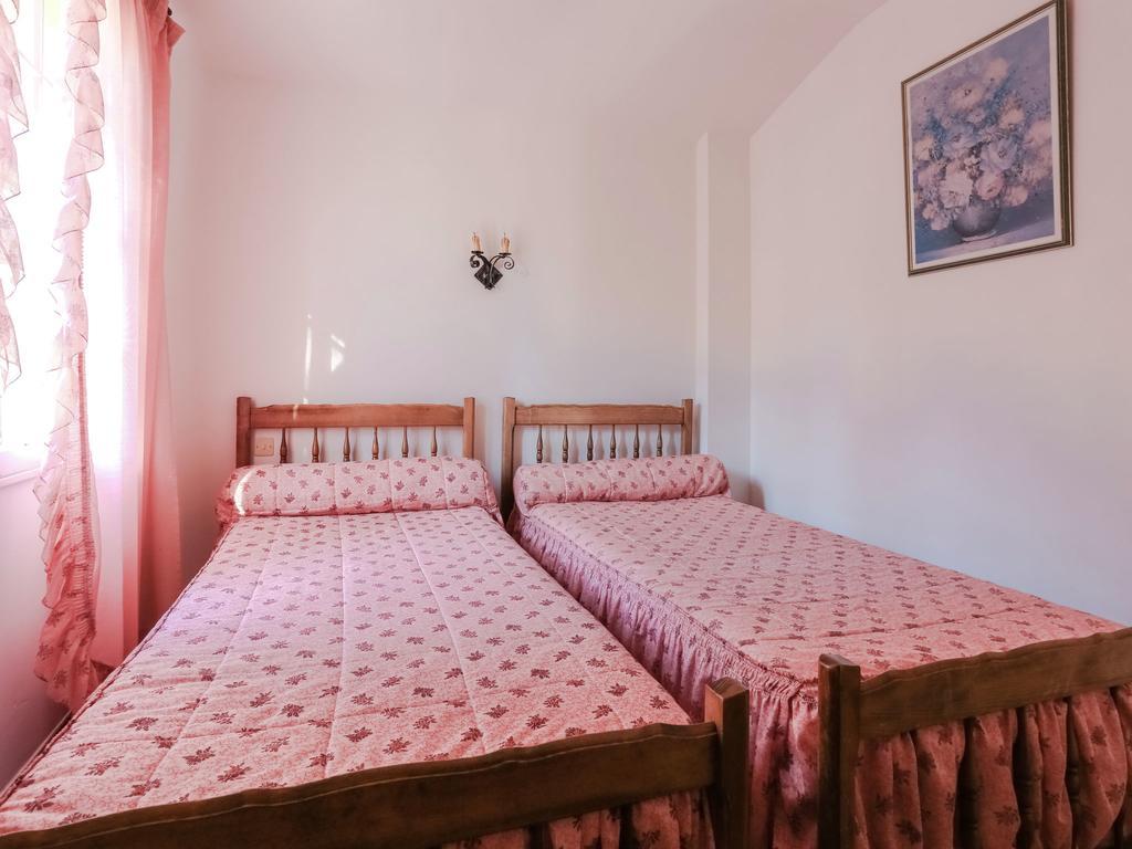 Snug Holiday Home In Bormes Les Mimosas With Pool Eksteriør bilde
