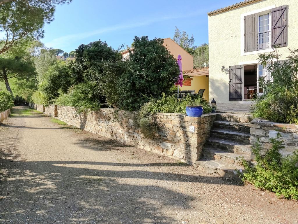 Snug Holiday Home In Bormes Les Mimosas With Pool Eksteriør bilde